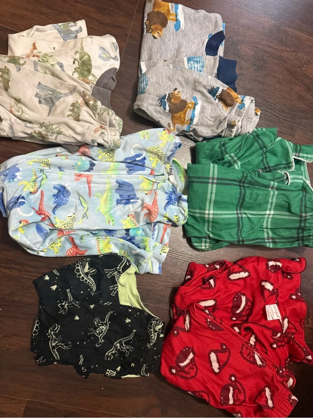 Boys mixed sizes Pajama Set. 2t-4t sizes